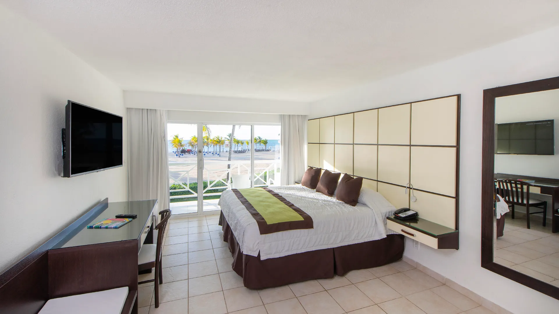Viva Fortuna Beach By Wyndham, A Trademark All Inclusive Freeport 3*,  Bahamas