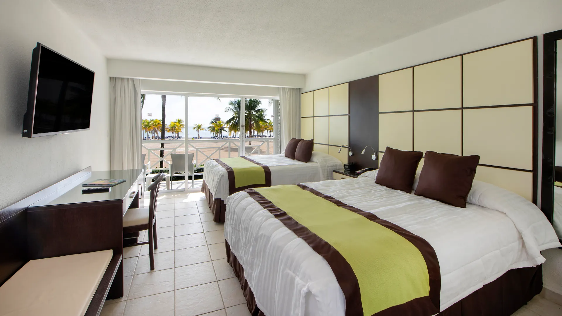Viva Fortuna Beach By Wyndham, A Trademark All Inclusive Freeport 3*,  Bahamas