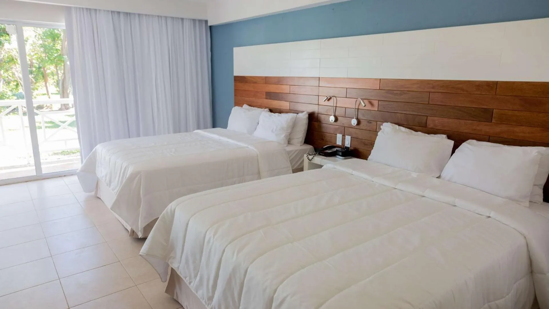 Viva Fortuna Beach By Wyndham, A Trademark All Inclusive Freeport